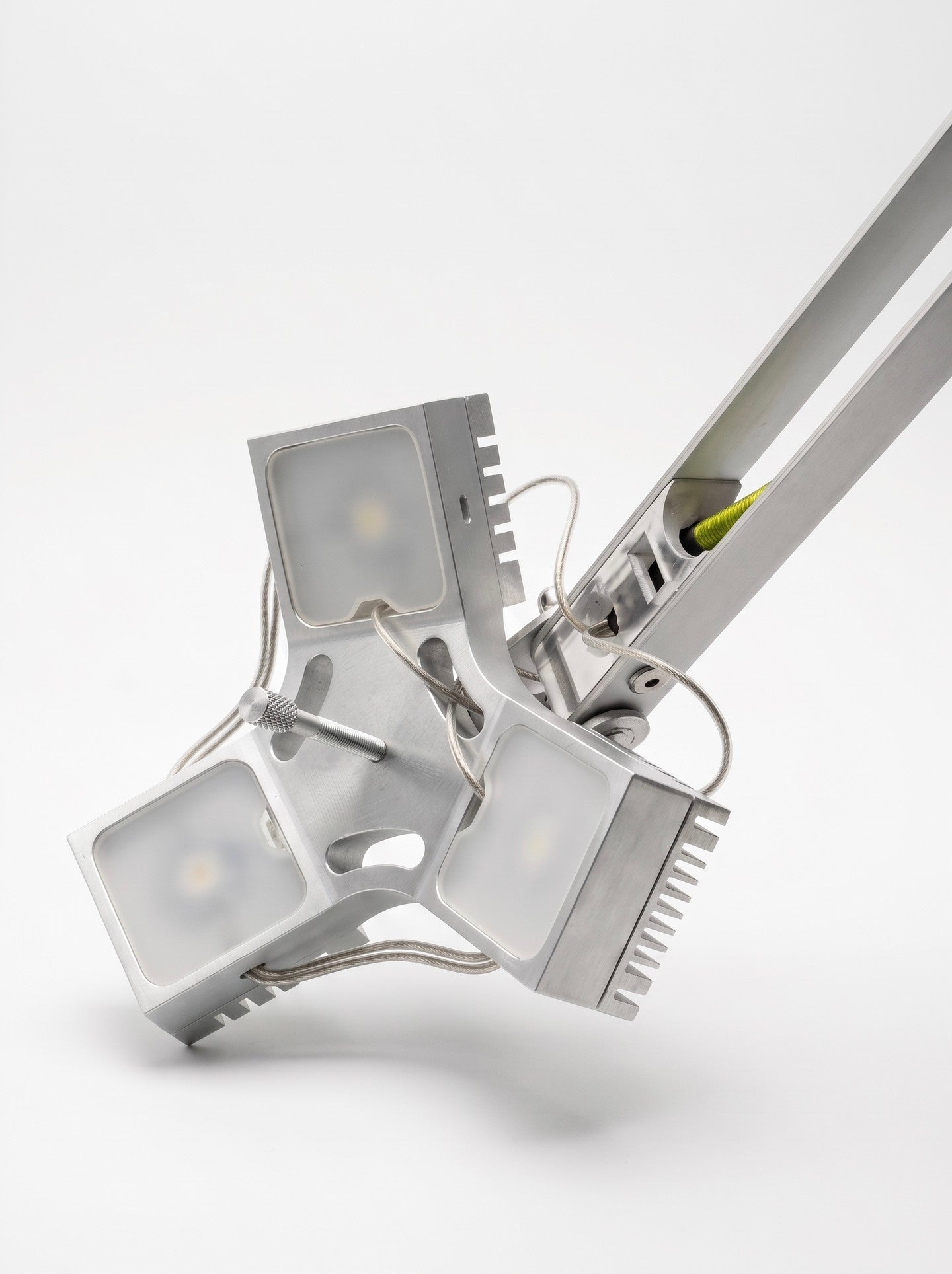 Hs-03 Desk Lamp Turns Heat Management Into Design